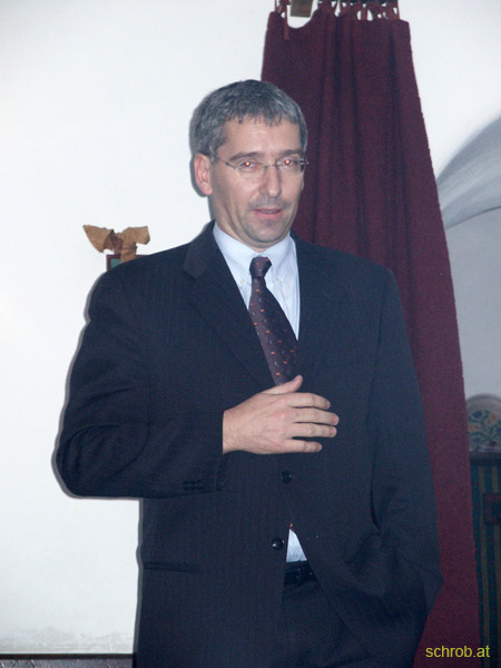 2002 11 044